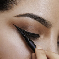 Maybelline Hyper Precise All Day Eyeliner 701 Matte Onyx - Thumbnail